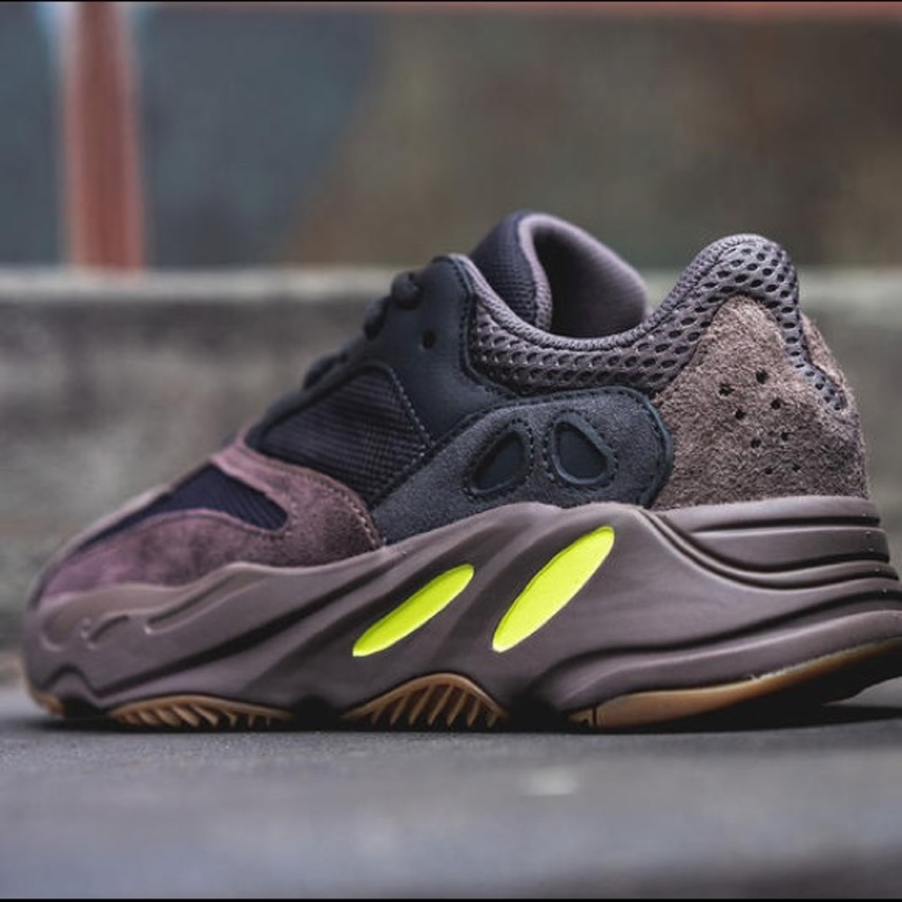 Adidas Yeezy Boost 700 Mauve Mens - Picture 3 of 7